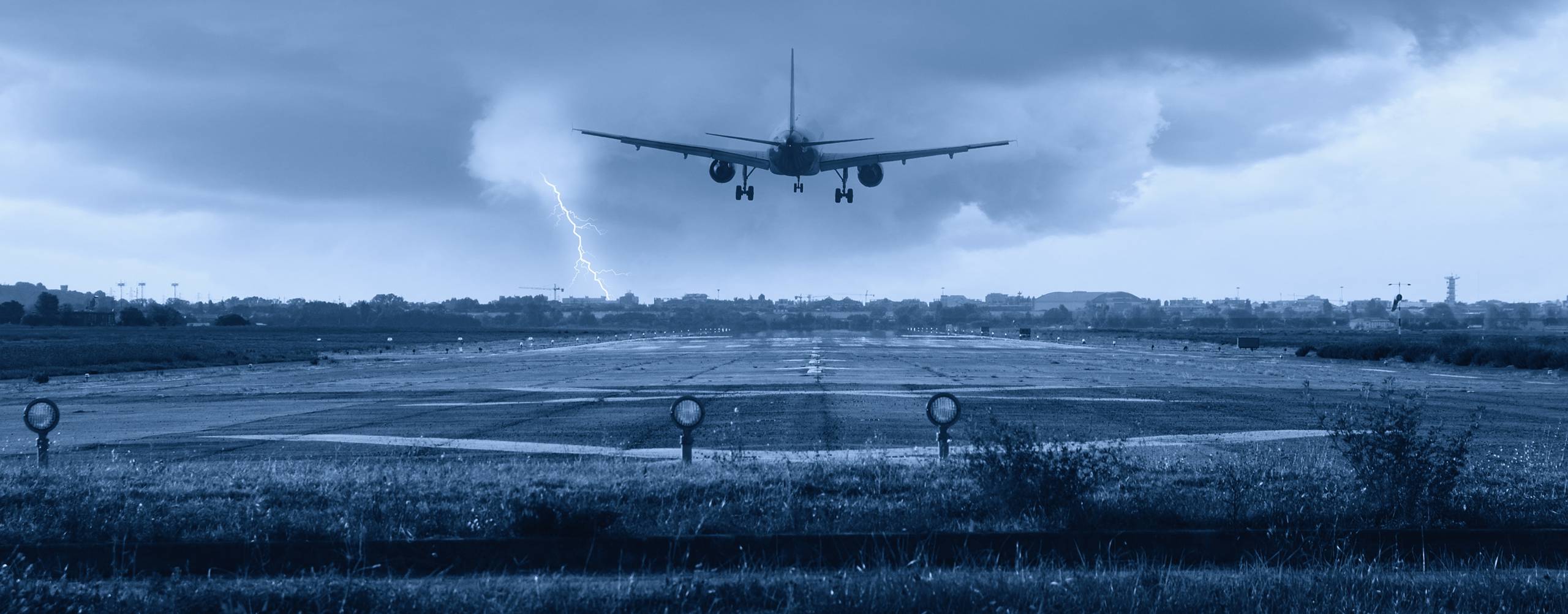 lightning-at-the-airport